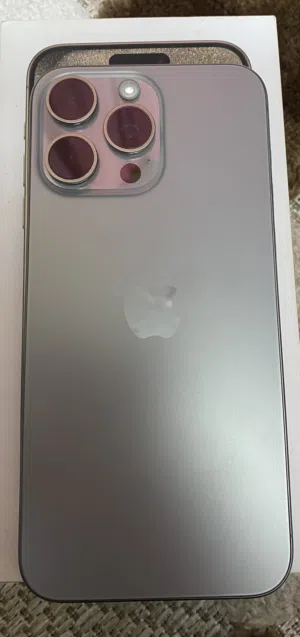 Iphone 15 pro max / 250 G  / سلفر تيتانيوم شرق اوسط ، أقره الوصف