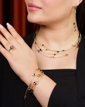 مطليه بالذهب مرصع بالأحجار الزاركون لون ثابت