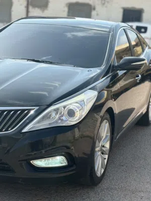 أزيرا أباتشي 2012