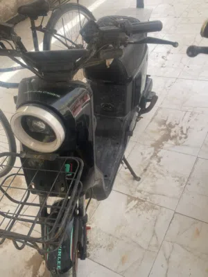 للبيع دراجه R9