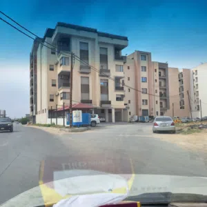 شقة ارضية للبيع في الفرناج خلف جامعة ناصر