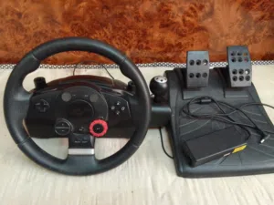 سكان Logitech Driving Force GT بحالة ممتازة جدا للبيع