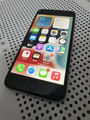 ايفون 6s للبيع 64 جيبي
