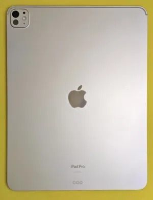 ايباد برو m4 13 انش iPad Pro m4 13 inches بحالة ممتازة perfect condition