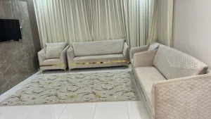 طقم كنب مجلس أنيق للبيع