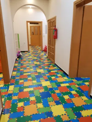 ارضيات بي في سي فينيل جلد ملون للحضانات ورياض الأطفال ومرامز الألعاب متوفر خدمة التوصيل والتركيب