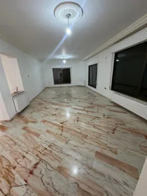 350 m2 4 Bedrooms Apartments for Rent in Amman Um Uthaiena