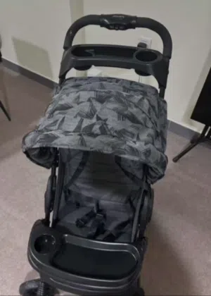 عربة أطفال ماركة جونيور