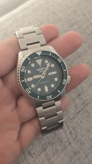 Seiko 5 Sports SRPD63K1 "Green Hulk" - Full Set - Boutique Mint Condition.