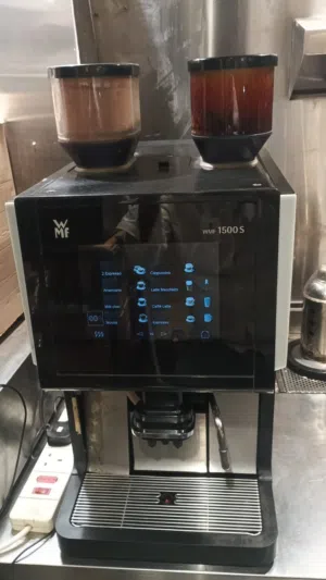 للبيع مكينة قهوه اوتوماتيكي المانيه   Wmf1500s