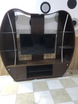 معرض مع قاعده خاصة الشاشه للبيع