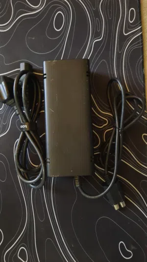 محول وكاميرا kinect ل xbox 360 للبيع بحالة جيدة