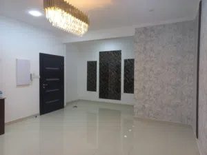 Flat for rent 3 bedrooms 2 bathrooms open kitchen in the hall