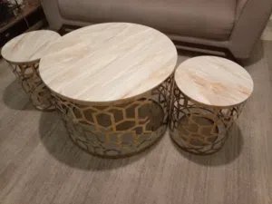 طاولات استقبال استخدام بسيط