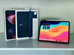 iPad Pro M1 12.9 inch + Apple Pencil 2nd Gen + Apple Smart Folio Case
