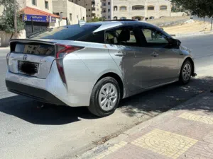تويوتا بريوس 2018