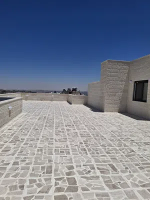 الجاردنز 192اخير مع روف  تراسات  150م