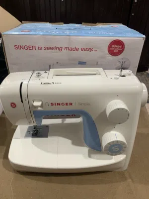 ماكينة خياطة سنجر سيمبل Singer Simple 3221 شبه جديدة بالكرتون