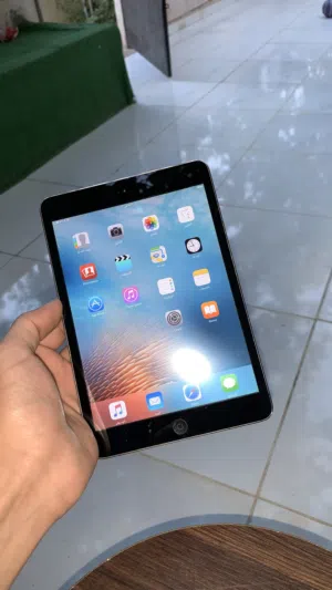 ايباد مني للبيع شغال ميه بالمية