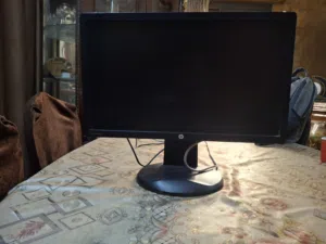 شاشه hp مستعمله بحاله جيده للبيع 22 بوصه