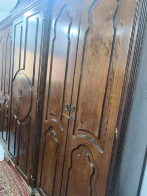 غرفة نوم خشب بلوط مع ملحق ممكن البيع بدون تخت