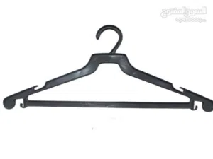 علاقة ملابس بلاستيكية أسود  اقل من سعر التصنيع        علاقة  علاقات علاقه  شروة شروات شراوي  مصنع