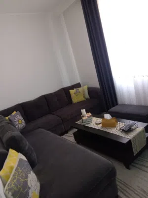 طقم كنب كورنر سكني فيراني مع طاولة وسطية