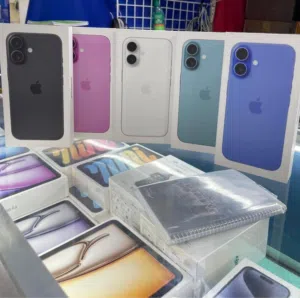 ايفون 16 عادي 128 gb جديد كفالة شرق اوسط