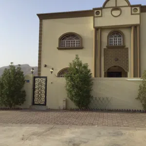 فرصة استثمارية وسكنية رائعة في العامرات (المحج)