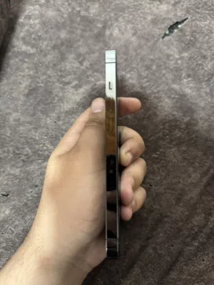 Iphone 13pro بحالة الوكالة
