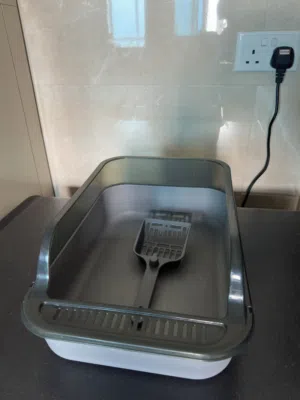 For sale cat litter box with spoon
