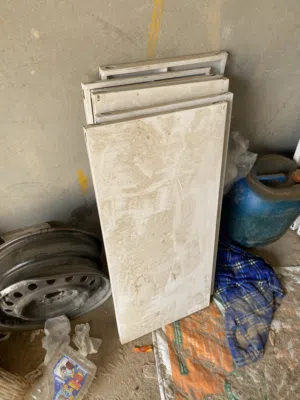 16 طاجين و 10 عمدان