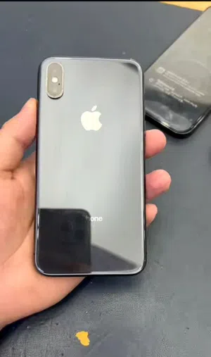 للبيع iPhone XS Max - 256GB  سعة تخزين 256 جيجا  البطارية 100%  الجهاز بحالة جيدة ويعمل بكفاء