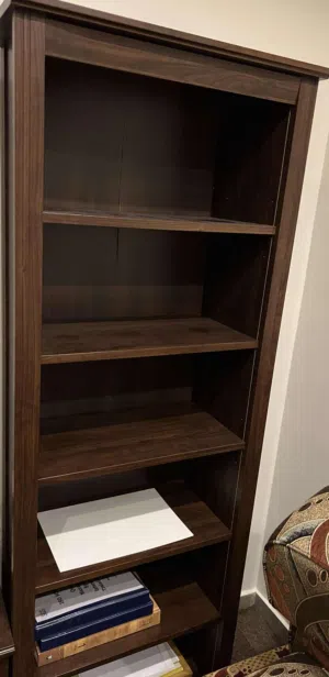 طاولة تلفاز وخزانة ارفف/مكتبه من ايكيا