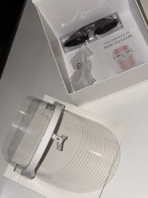 Led light therapy device