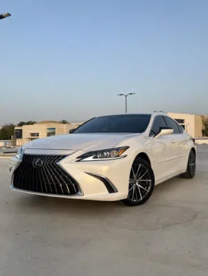 Used Lexus ES in Muscat