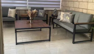 للبيع – طقم كنب حديد فاخر داخلي / خارجي بحالة ممتازة