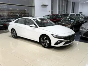 Hyundai Elantra 2025 (White)