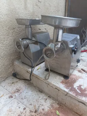 ماكنات لحمه مستعمله للبيع