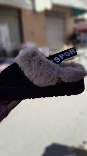 Comfort Shoes . Armani . 41 . New0