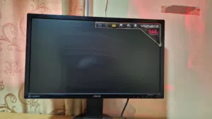 شاشة ASUS Gaming 24” 144Hz للبيع  الشاشة استخدام خفيف جدًا ولسا جديدة تقريبًا،