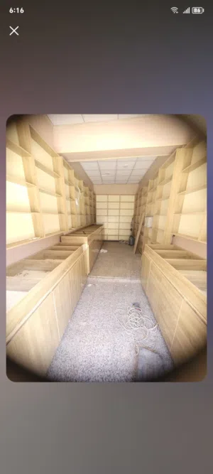 رفوف للبيع تنفع لمحل عطاريات او معشب