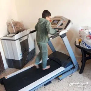 جهاز مشي فخم وبحاله ممتازه