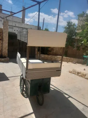 عربايه ذرة طولها متر ونص وعرضها متر بارتفاع متر ونص