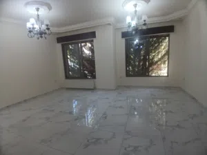 شقه فارغه ايجار ضاحية الرشيد  سوبر ديلوكس طابق ارضي معلق  قرب الخدمات شقه فارغه