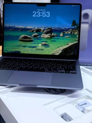 Apple MacBook Air M3 13-inch 512 gb M3 Chip Under Warranty Apple 12 Months Available like new