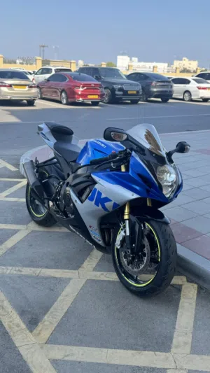 سوزوكي 750 نظيفه جدا