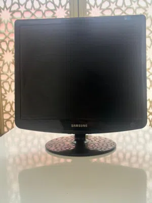 شاشة كمبيوتر SAMSUNG