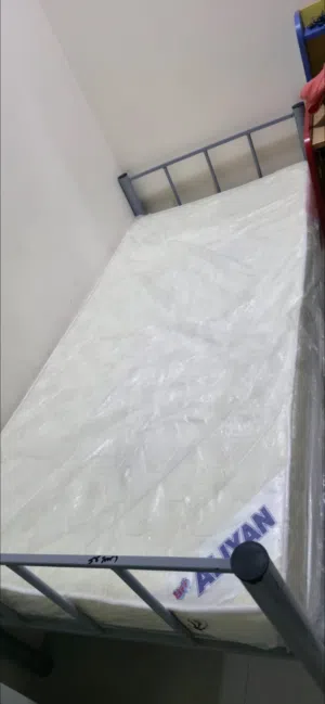 دولاب و سرير