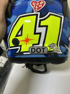 خوذه + شنطه خصر + كفوف ووتر بروف مع عظم